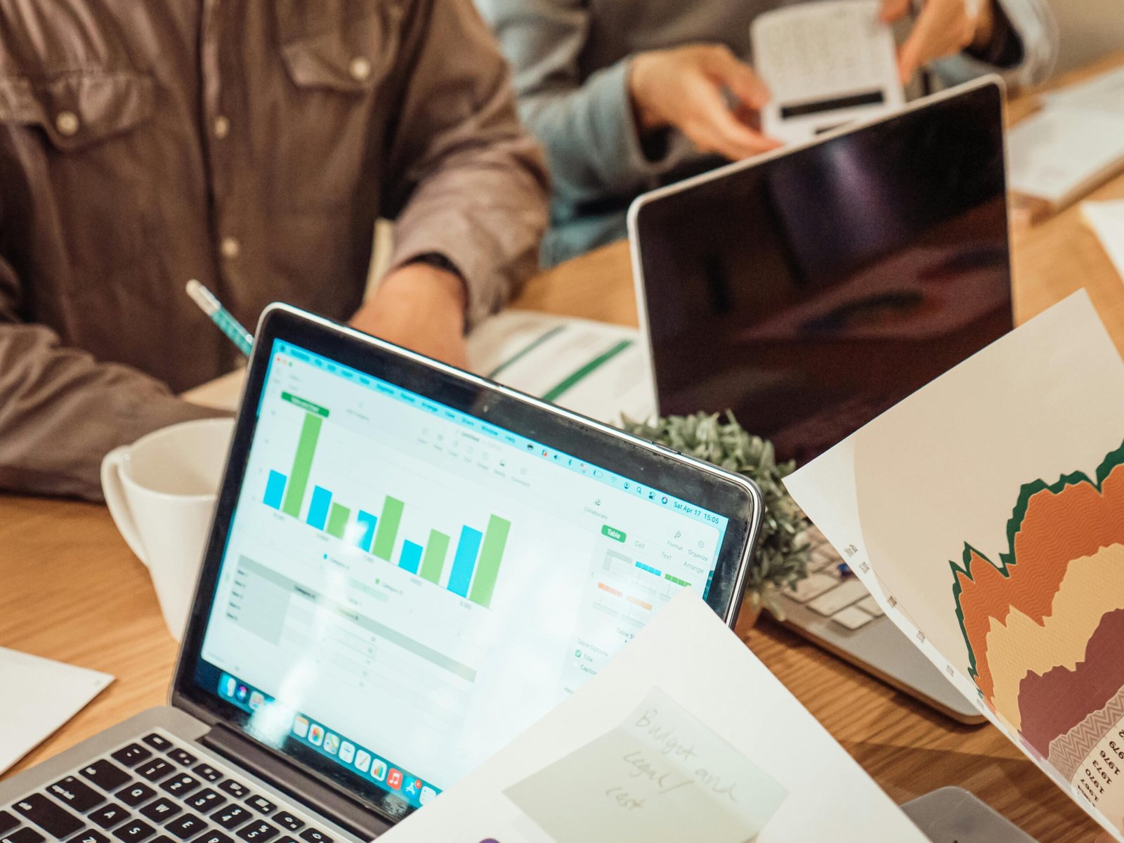 "2025's Most Lucrative Affiliate Programs: How to Make the Right Choice"